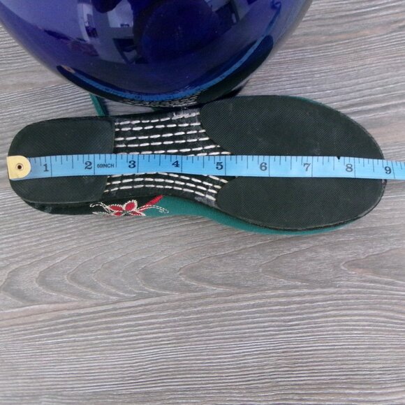 Lot 2 Pair Asian Embroidered Shoes Green Red Mary Jane and Ankle Tie 5.5 / 6 - Picture 7 of 16